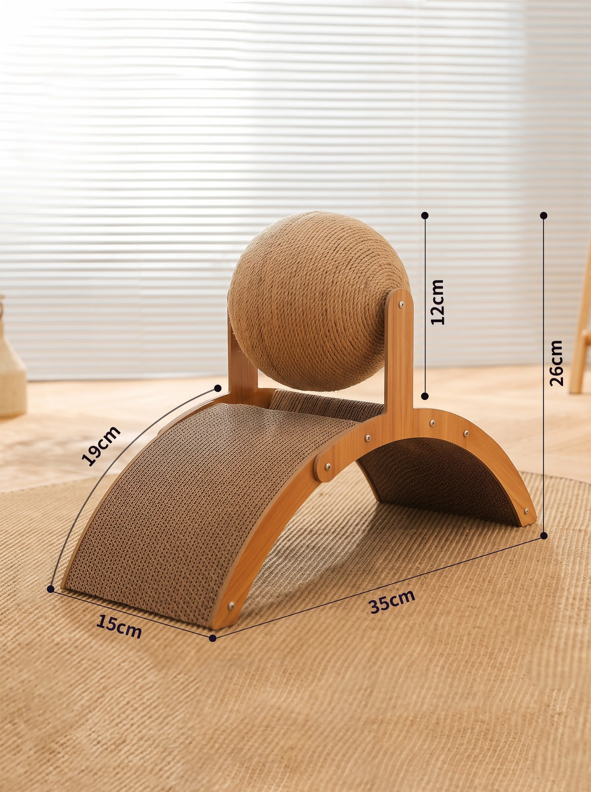 Dimensions: 35 cm long, 15 cm wide, 26 cm tall, 12 cm sisal ball, 19 cm arch