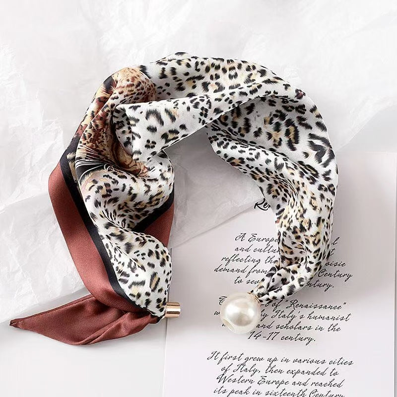 Leopard print neckerchief